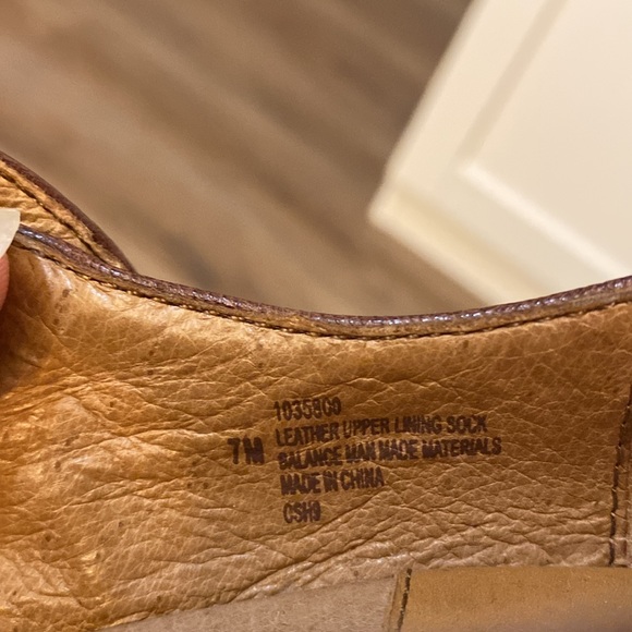 Sofft brown leather T strap heels - Picture 3 of 10